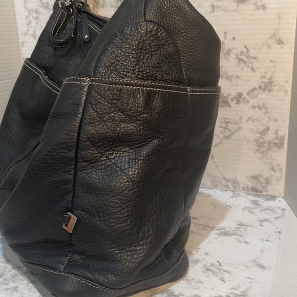 OiOI Australia Pompeian Leather Diaper Bag black with stroller straps - Picture 5 of 15